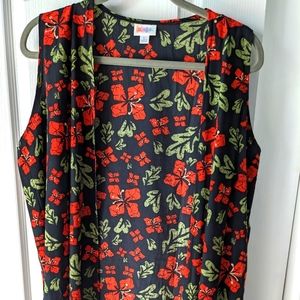 LuLaRoe Poinsettia lightweight Joy Size Large